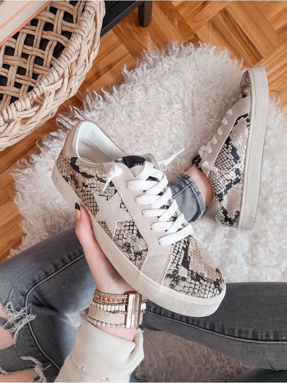 Steve Madden philosophy gold snake sneakers size 10 EUC